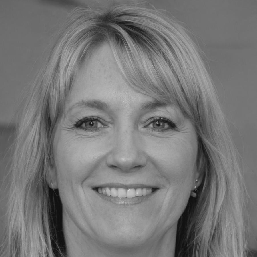 Portrait von Sarah Brenner, Mitgründerin und Strategieberaterin